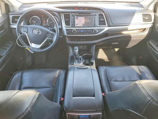 5TDDZRFHXKS985299 2019 TOYOTA HIGHLANDER - Image 8