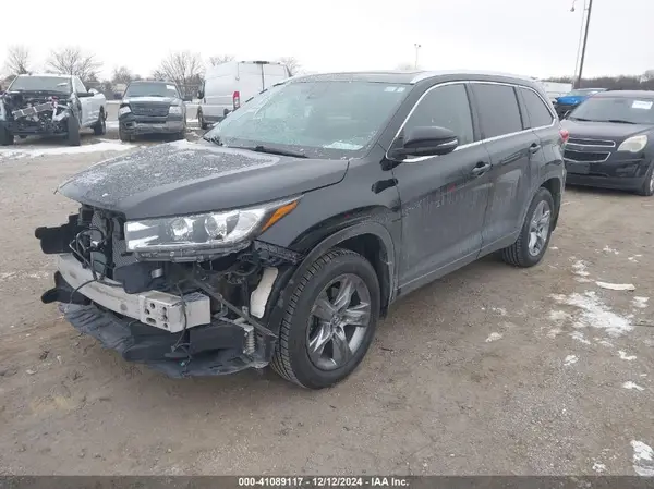 5TDDZRFHXKS988526 2019 TOYOTA HIGHLANDER - Image 2