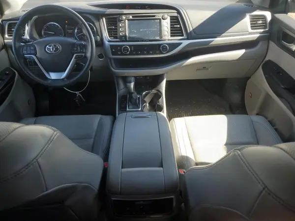 5TDDZRFHXKS992446 2019 TOYOTA HIGHLANDER - Image 8