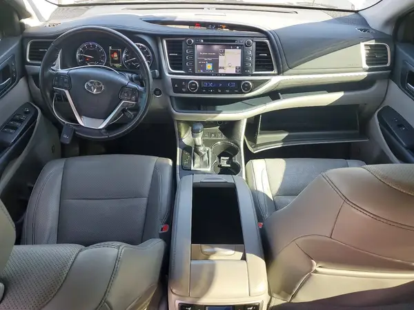5TDDZRFHXKS992592 2019 TOYOTA HIGHLANDER - Image 8