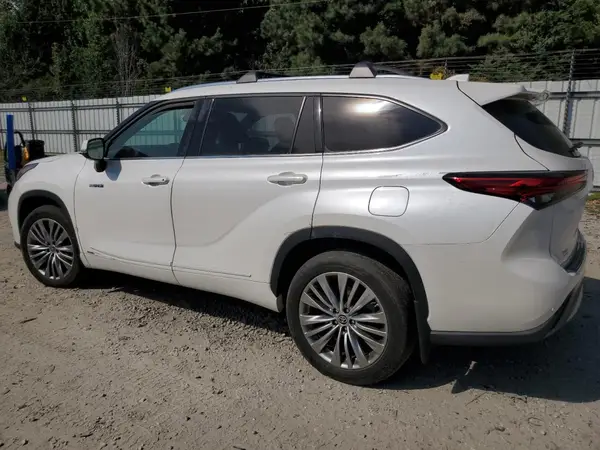 5TDEBRCH0MS054245 2021 TOYOTA HIGHLANDER - Image 2