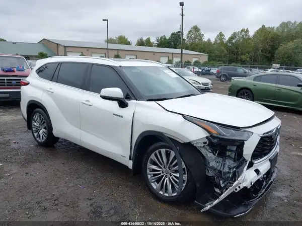 5TDEBRCH0MS057890 2021 TOYOTA HIGHLANDER - Image 1