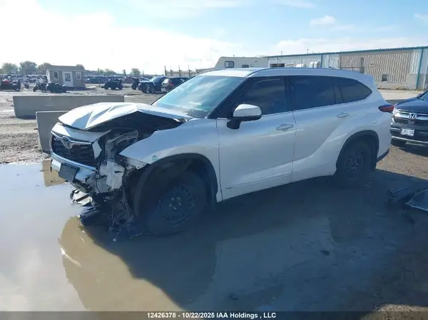 5TDEBRCH0NS078756 2022 TOYOTA HIGHLANDER - Image 2