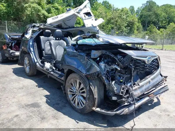5TDEBRCH0NS090356 2022 TOYOTA HIGHLANDER - Image 1