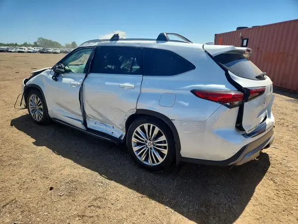 5TDEBRCH0PS115937 2023 TOYOTA HIGHLANDER - Image 2