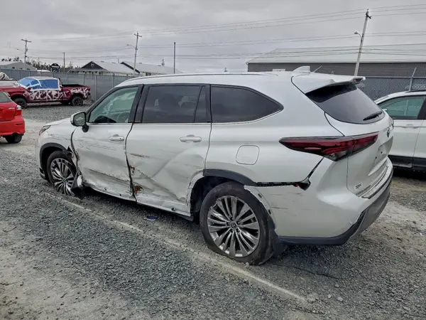 5TDEBRCH0RS633646 2024 TOYOTA HIGHLANDER - Image 2