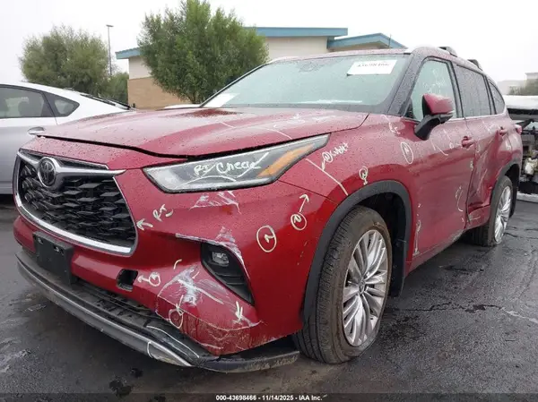 5TDEBRCH0SS665048 2025 TOYOTA HIGHLANDER - Image 2