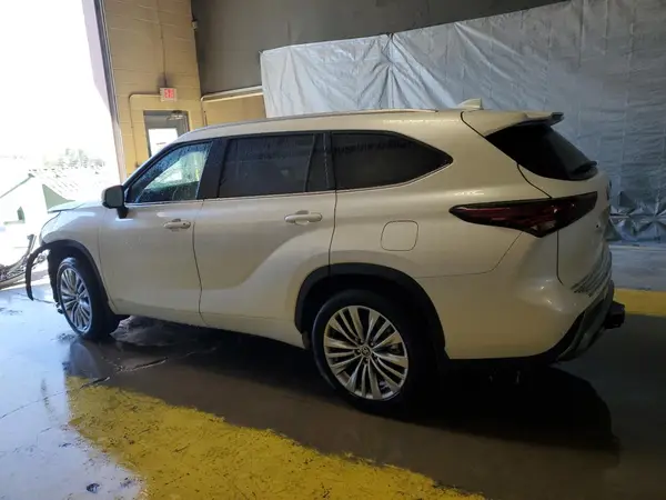 5TDEBRCH0SS670007 2025 TOYOTA HIGHLANDER - Image 2