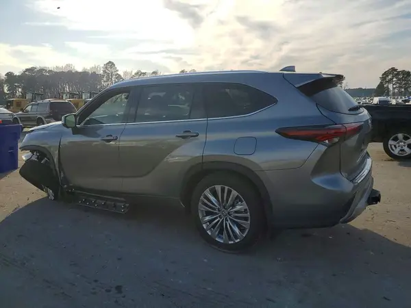 5TDEBRCH0TS697712 2026 TOYOTA HIGHLANDER - Image 2