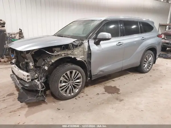 5TDEBRCH1MS017771 2021 TOYOTA HIGHLANDER - Image 2