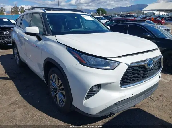 5TDEBRCH1MS05040 2021 TOYOTA HIGHLANDER - Image 1