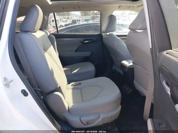5TDEBRCH1MS05040 2021 TOYOTA HIGHLANDER - Image 8