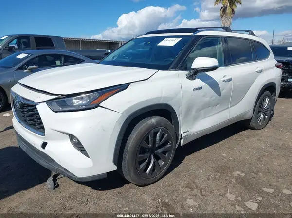 5TDEBRCH1MS050401 2021 TOYOTA HIGHLANDER - Image 2