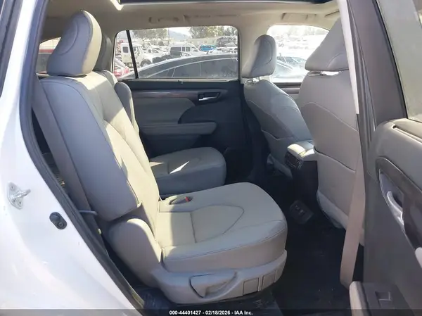 5TDEBRCH1MS050401 2021 TOYOTA HIGHLANDER - Image 8