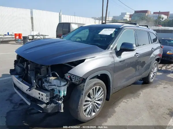 5TDEBRCH1MS056277 2021 TOYOTA HIGHLANDER - Image 2