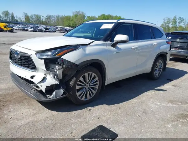 5TDEBRCH1MS058935 2021 TOYOTA HIGHLANDER - Image 2