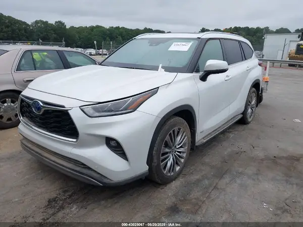 5TDEBRCH1NS076871 2022 TOYOTA HIGHLANDER - Image 2