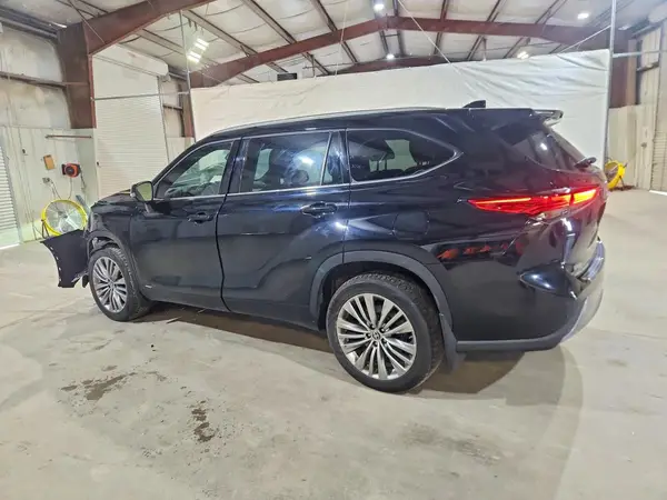 5TDEBRCH1NS094660 2022 TOYOTA HIGHLANDER - Image 2