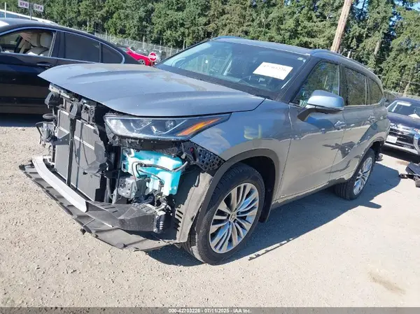 5TDEBRCH1PS107605 2023 TOYOTA HIGHLANDER - Image 2
