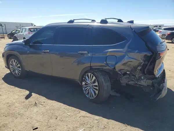 5TDEBRCH1PS107703 2023 TOYOTA HIGHLANDER - Image 2