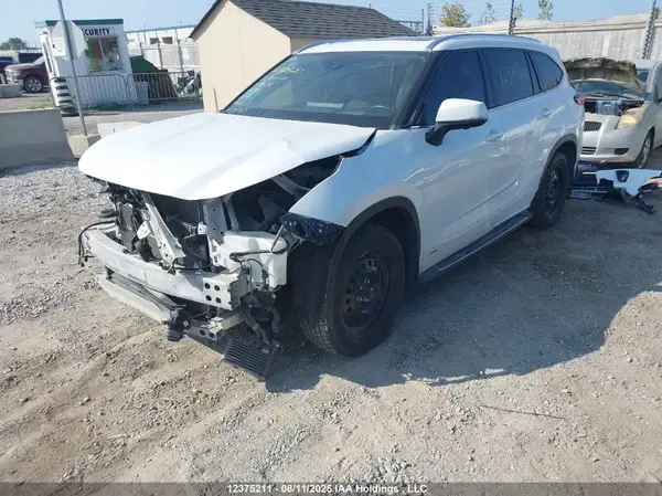 5TDEBRCH1PS586236 2023 TOYOTA HIGHLANDER - Image 2