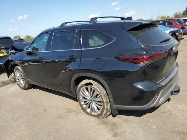 5TDEBRCH1RS630724 2024 TOYOTA HIGHLANDER - Image 2