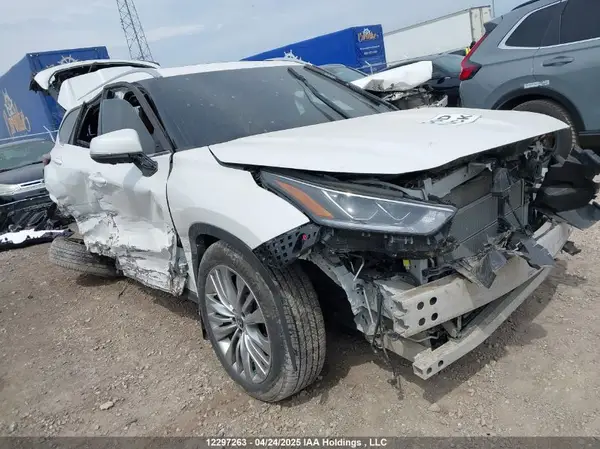 5TDEBRCH1RS642761 2024 TOYOTA HIGHLANDER - Image 1