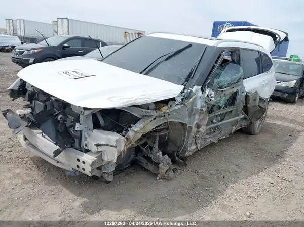 5TDEBRCH1RS642761 2024 TOYOTA HIGHLANDER - Image 2
