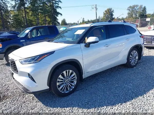 5TDEBRCH1SS673871 2025 TOYOTA HIGHLANDER - Image 2