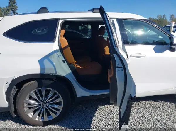 5TDEBRCH1SS673871 2025 TOYOTA HIGHLANDER - Image 8