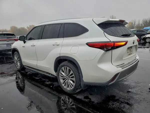 5TDEBRCH2LS003196 2020 TOYOTA HIGHLANDER - Image 2