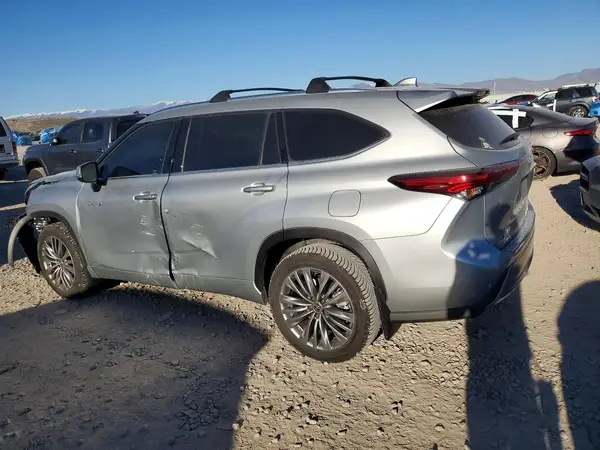 5TDEBRCH2LS008060 2020 TOYOTA HIGHLANDER - Image 2