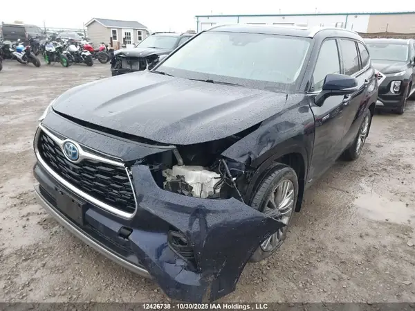 5TDEBRCH2MS020470 2021 TOYOTA HIGHLANDER - Image 2