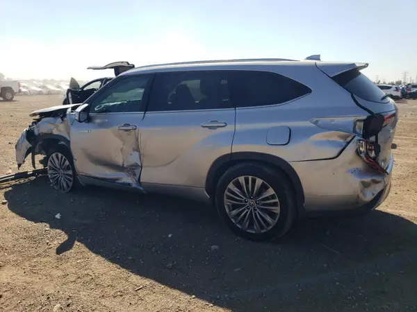 5TDEBRCH2MS025040 2021 TOYOTA HIGHLANDER - Image 2