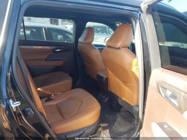 5TDEBRCH2MS036474 2021 TOYOTA HIGHLANDER - Image 8