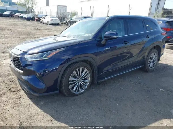 5TDEBRCH2MS041268 2021 TOYOTA HIGHLANDER - Image 2