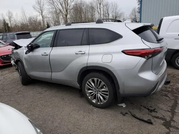 5TDEBRCH2NS084378 2022 TOYOTA HIGHLANDER - Image 2