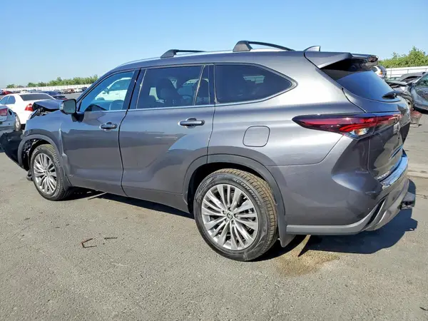 5TDEBRCH2RS621949 2024 TOYOTA HIGHLANDER - Image 2
