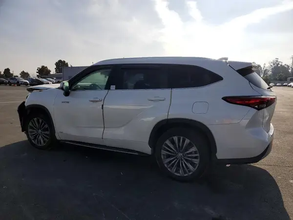 5TDEBRCH3LS002901 2020 TOYOTA HIGHLANDER - Image 2