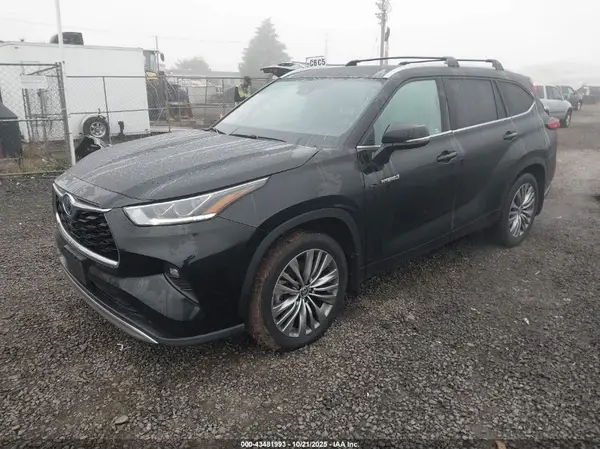 5TDEBRCH3MS018985 2021 TOYOTA HIGHLANDER - Image 2