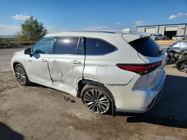 5TDEBRCH3MS021823 2021 TOYOTA HIGHLANDER - Image 2