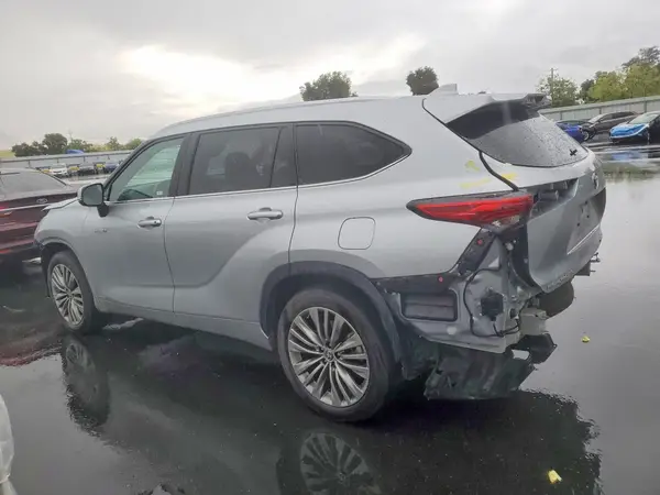 5TDEBRCH3MS025404 2021 TOYOTA HIGHLANDER - Image 2