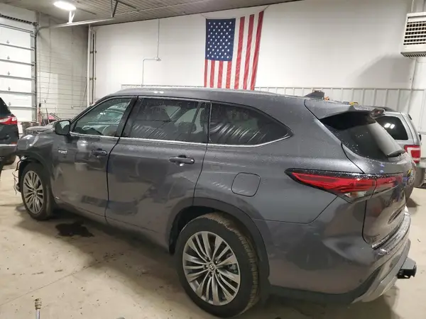 5TDEBRCH3MS068382 2021 TOYOTA HIGHLANDER - Image 2