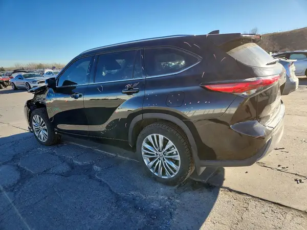 5TDEBRCH3MS070049 2021 TOYOTA HIGHLANDER - Image 2
