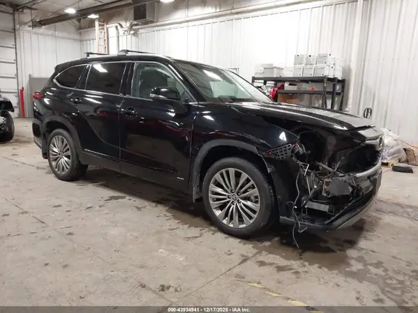5TDEBRCH3NS078640 2022 TOYOTA HIGHLANDER - Image 1