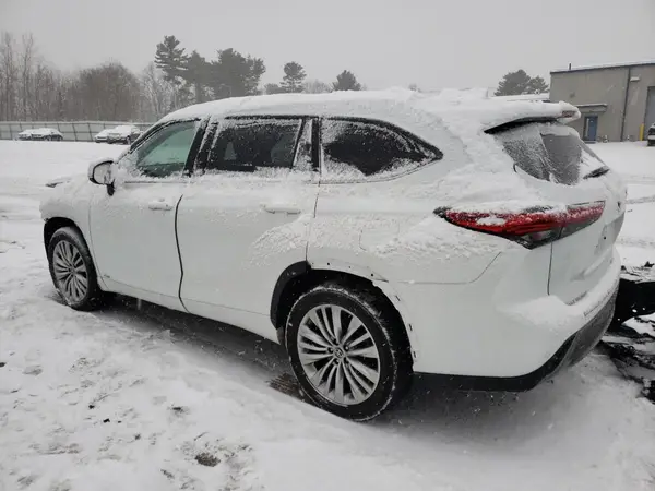 5TDEBRCH3NS083658 2022 TOYOTA HIGHLANDER - Image 2