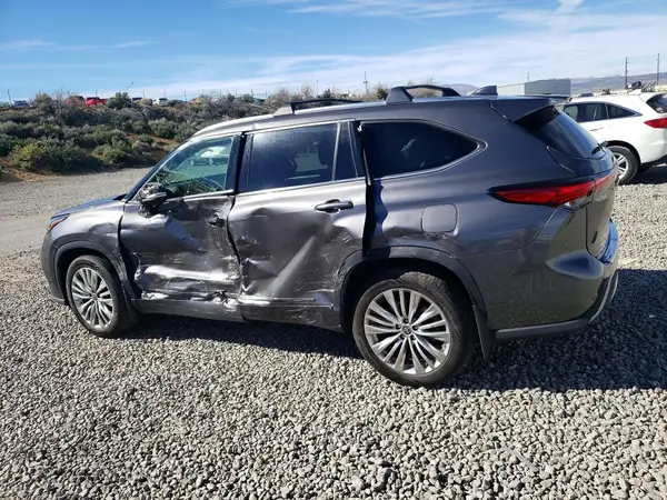 5TDEBRCH3NS097379 2022 TOYOTA HIGHLANDER - Image 2