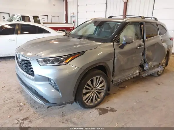 5TDEBRCH3PS108030 2023 TOYOTA HIGHLANDER - Image 2