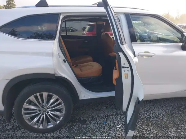5TDEBRCH3PS583533 2023 TOYOTA HIGHLANDER - Image 8