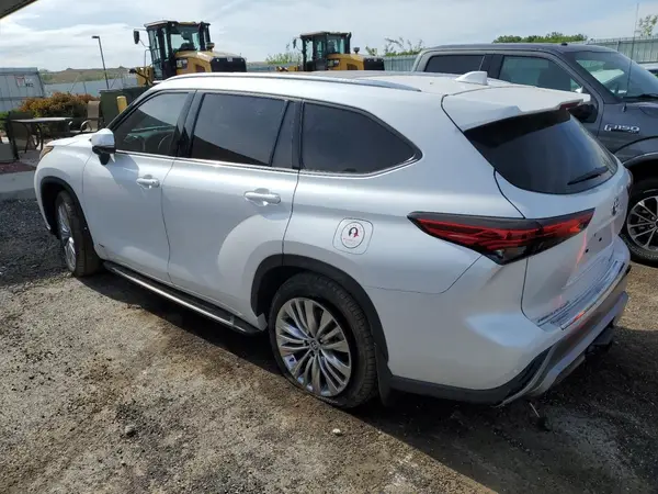5TDEBRCH3PS591759 2023 TOYOTA HIGHLANDER - Image 2
